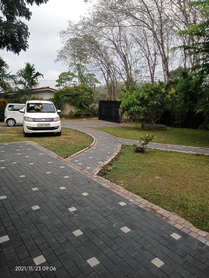 Discovery Resort Ratnapura Luaran gambar